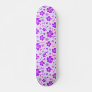 Skateboard Jolie impression florale violet et rose sur Lavend