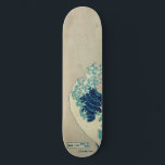 Skateboard La Grande Vague au large de Kanagawa<br><div class="desc">La Grande Vague au large de Kanagawa est l'une des trente-six Vues du Mont Fuji est une série ukiyo-e de grandes gravures en bois couleur de l'artiste japonais Katsushika Hokusai (1760-1849). La série représente le Mont Fuji en différentes saisons et conditions météorologiques de divers endroits et distances. Il se compose...</div>