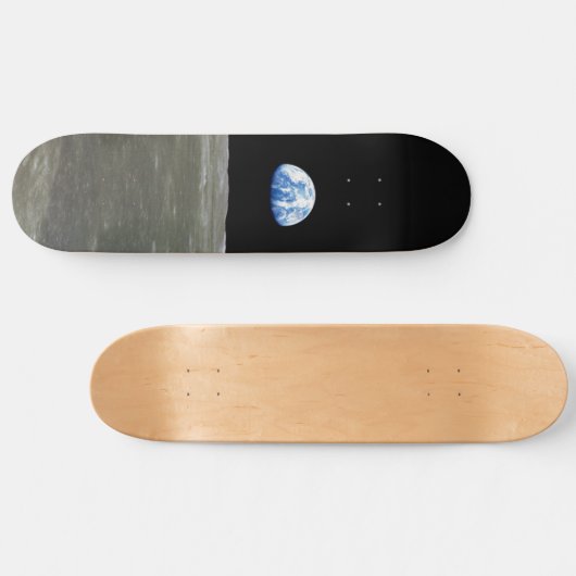 Skateboard La Terre de Lune dans l'espace noir (Horz)