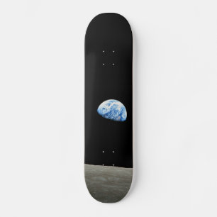 Skateboard la terre de l'univers de l'espace de lune