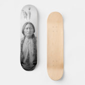 Skateboard Lakota Leader assis Bull Amérindien (Recto)
