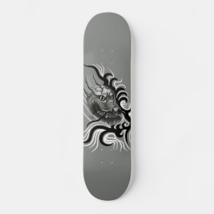Skateboard Le dragon chinois à la toiture de tatouage