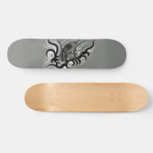 Skateboard Le dragon chinois à la toiture de tatouage (Horz)