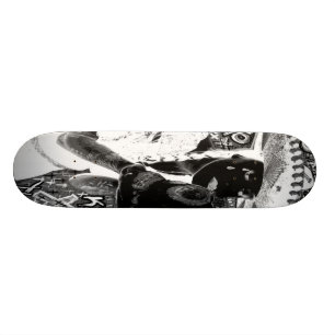 Skateboard le mexicana pleurant embrasse le crâne
