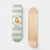 Skateboard Le renard boisé mignon sur Sage Green Stripes (Recto)