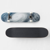 Skateboard Le typhon Hinnamnor. (Horz)