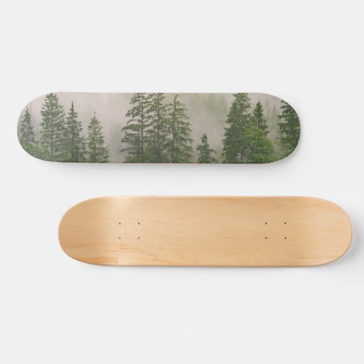 Skateboard Les arbres de la forêt de Foggy (Horz)