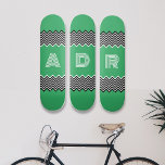 Skateboard Lettre initiale personnalisée 8 Patinage de 1/4 po<br><div class="desc">Obtenez ce skateboard audacieux avec une lettre initiale personnalisable. Montrez votre présence dans votre groupe ! Commandez maintenant !</div>