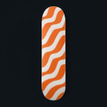 Skateboard Lignes Abstraites de bandes rétro Vagues Vintages<br><div class="desc">Lignes diagonales Abstraites modernes - Orange et Crème Blanc.</div>