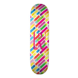 Skateboard Lignes diagonales art d'arc-en-ciel de monogramme