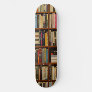 Skateboard Livres dans la bibliothèque