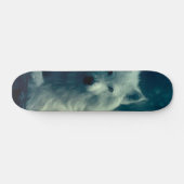 Skateboard Loup blanc dans la forêt nocturne (Horz)