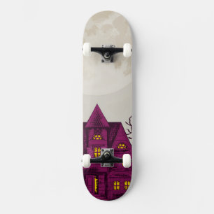 Skateboard Maison hantée géante de Halloween sous la pleine l