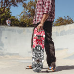 Skateboard Mandala rouge, noir et blanc - Monogramme<br><div class="desc">Planches à roulettes. Motif Mandala noir et blanc avec Monogram prêt pour vous à personnaliser. La partie rouge peut être changée en n'importe quelle couleur. REMARQUE : SEULEMENT CHANGER LES ZONES MODÈLES NÉCESSAIRES! 😀 Si nécessaire, vous pouvez supprimer le texte et commencer à ajouter le texte et la police que...</div>