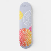 Skateboard Mandala vibré rose jaune aléatoire sur le nom bleu (Recto)