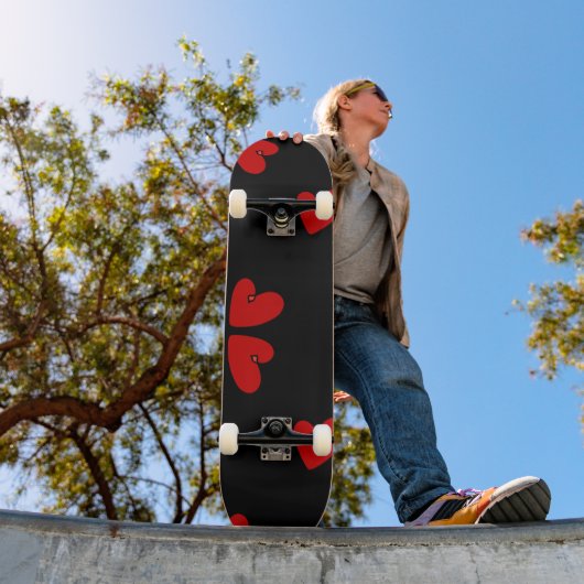 Skateboard Mazipoodles coeurs rouges (Extérieur 1)