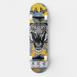 SKATEBOARD MET JAPANESE TIGER EN GEEL CLOUDS