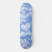 Skateboard Mignonne Nuage En Forme De Coeur Dans Le Ciel Bleu (Recto)