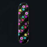 Skateboard Modèle floral moderne néon<br><div class="desc">Ce design moderne présente un motif fleuri néon coloré #skate #skateboard #skateboard #skateboard #sports #fun #outdoor #games #cadeaux #giftsforher #girly #floral</div>