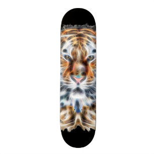 Skateboard Mon chat agit vers le haut de l'énergie sauvage d