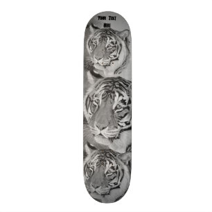 Skateboard monochrome de peinture de portrait réaliste de