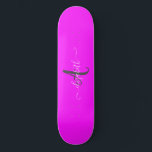 Skateboard Monogramme de néon rose fluorescent<br><div class="desc">Monogramme sur arrière - plan fluorescent rose. L'idée cadeau romantique parfaite. Cliquez sur le bouton Customiser pour modifier les polices,  déplacer le texte et customiser davantage votre conception.</div>