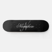 Skateboard Monogramme de nom noir et blanc personnalisé uniqu (Horz)