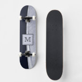 Skateboard Monogramme de plume argenté et marine sophistiqué (Recto)