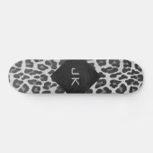Skateboard Monogramme Empreinte de léopard noir et blanc (Horz)