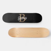 Skateboard Monogramme moderne élégant Nom Black Gold Script (Horz)