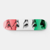 Skateboard Mot Italie au-dessus du drapeau italien (Horz)
