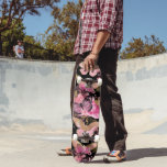 Skateboard Motif à papillon floral rose et or<br><div class="desc">Rose Gold et Gold Foil Girly Floral Butterfly Motif. Ce Motif de papillons et de fleurs rose pâle est parfait pour un cadeau d'anniversaire de fille.</div>