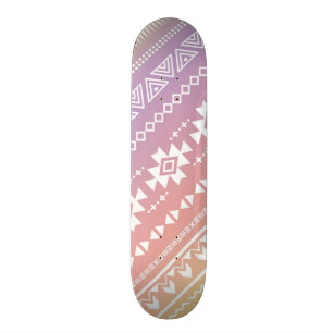 Skateboard Motif aztèque tribal d'ombre