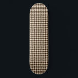 Skateboard Motif classique Brown ivoire Pepita Houndstooth<br><div class="desc">motif en tissu à feuillage persistant,  élégant et classique,  avec motif en poivre / houndstooth en combinaison de couleur brune et ivoire. Pepita houndstooth motif skateboard marron</div>