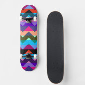 Skateboard Motif rayé chevron multicolore en zigzag (Devant)