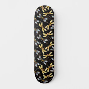Skateboard Motif sans couture avec libellules d'or