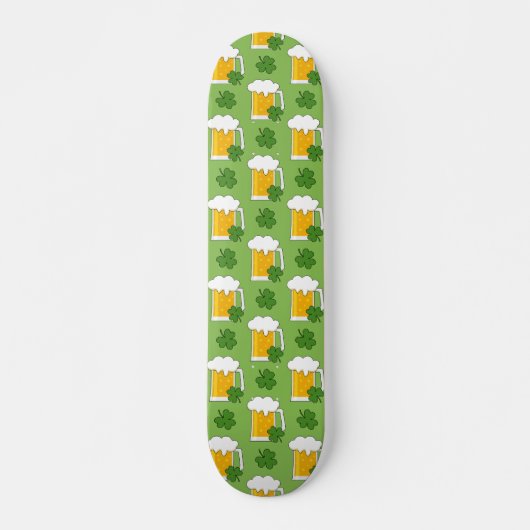Skateboard Mug de bière irlandaise avec Motif Shamrock Clover (Devant)