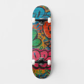 Skateboard Mur Urbain Unisexe Recouvert de Graffiti (Recto)