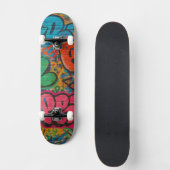 Skateboard Mur Urbain Unisexe Recouvert de Graffiti (Recto)
