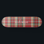 Skateboard Noël Plaid Rustique Rouge Vert Blanc Personnaliser<br><div class="desc">Noël Plaid Rustic Red Green White Check skateboard. Parfait pour les entraînements et comme un rembourseur. D'autres légumineuses tartanes et plaids sont également disponibles dans ce magasin</div>