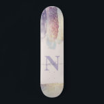 Skateboard Nom initial de la parties scintillant rose pourpre<br><div class="desc">Parties scintillant rose violet de fille scintillent initiale nom personnalisé cornhole. Belle illustration aquarelle,  un cadeau idéal d'anniversaire ou de Noël. ascenseur parfait pour votre amie de golfeuse ou parent.</div>