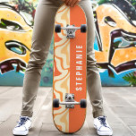 Skateboard Orange Jaune Rétro Moderne Marbre Abstrait Swirl<br><div class="desc">Venez vous rendre au parc de patinage avec notre skateboard en marbre Abstrait moderne Orange and Yellow Retro ! Ce design accrocheur présente des motifs tourbillonnants dans les tons orange et jaune, inspirés de l'art abstrait rétro et moderne. Parfait pour les amateurs de skateboarders qui aiment les designs uniques et...</div>