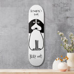 Skateboard Panneau personnalisé "Keep Out" Chien Room<br><div class="desc">Ajoutez une touche ludique à votre espace grâce à cette carte "Keep Out" Dog Room Sign Skateboard Deck. Parfait pour les amoureux de les chiens comme pour les amateurs de skate-board, ce pont présente une jolie illustration en noir et blanc sur des arrière - plans dynamiques. Les messages "Alexander's Room"...</div>