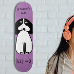 Skateboard Panneau personnalisé "Keep Out" Chien Room<br><div class="desc">Ajoutez une touche ludique à votre espace grâce à cette carte "Keep Out" Dog Room Sign Skateboard Deck. Parfait pour les amoureux de les chiens comme pour les amateurs de skate-board, ce pont présente une jolie illustration en noir et blanc sur des arrière - plans dynamiques. Les messages "Alexander's Room"...</div>