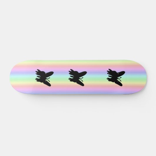 Skateboard Papillon noir sur arc-en-ciel (Horz)