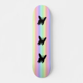 Skateboard Papillon noir sur arc-en-ciel (Devant)