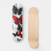 Skateboard Papillons noirs et rouges volants (Recto)
