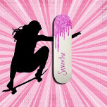 Skateboard Parties scintillant rose chaud<br><div class="desc">Skateboard rose personnalisé - customisez les vôtres. CLIQUEZ SUR PERSONNALISER OPTION MODÈLE ET ENTRER NOM Nos skateboards sont aussi doux qu'ils ont l'air, et un cadeau délicieux pour un anniversaire ou un parc de patinage. Fabrique une idée de cadeau pour un amoureux de gros chat. ⭐ Ce Produit est 100%...</div>