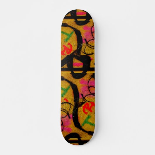 Skateboard Patinage artistique sur mur de graffitis (Devant)