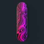 Skateboard Patinage couleur rose pourpre<br><div class="desc">Abstrait Striped Waves Purple Pink Neon Skateboards - ou Choisissez / ajoutez votre couleur arrière - plan ! Conception MIGNÉE</div>